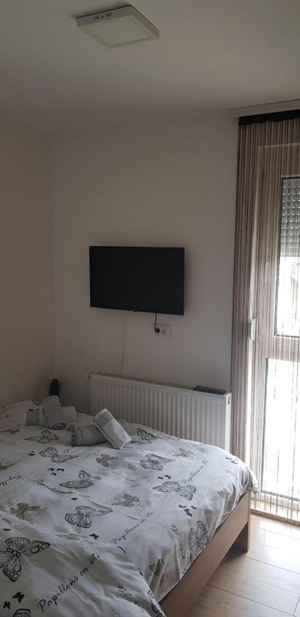 Apartman Mina Divcibare Luaran gambar