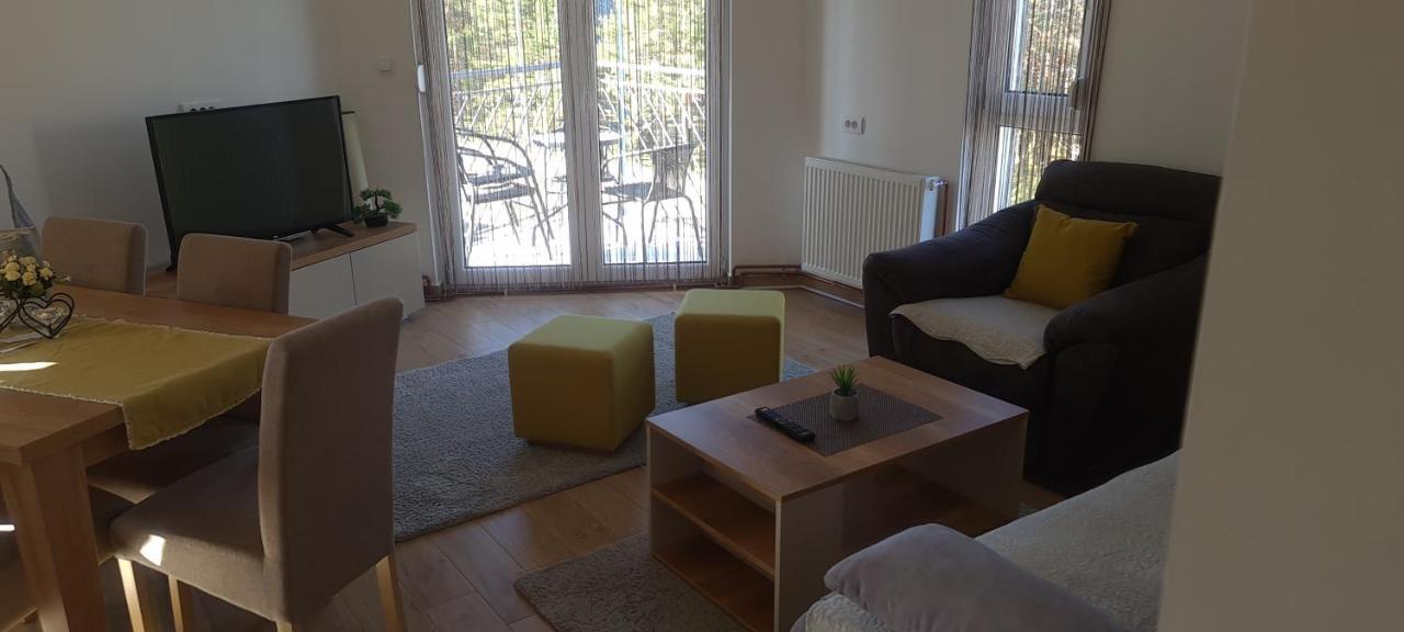 Apartman Mina Divcibare Luaran gambar