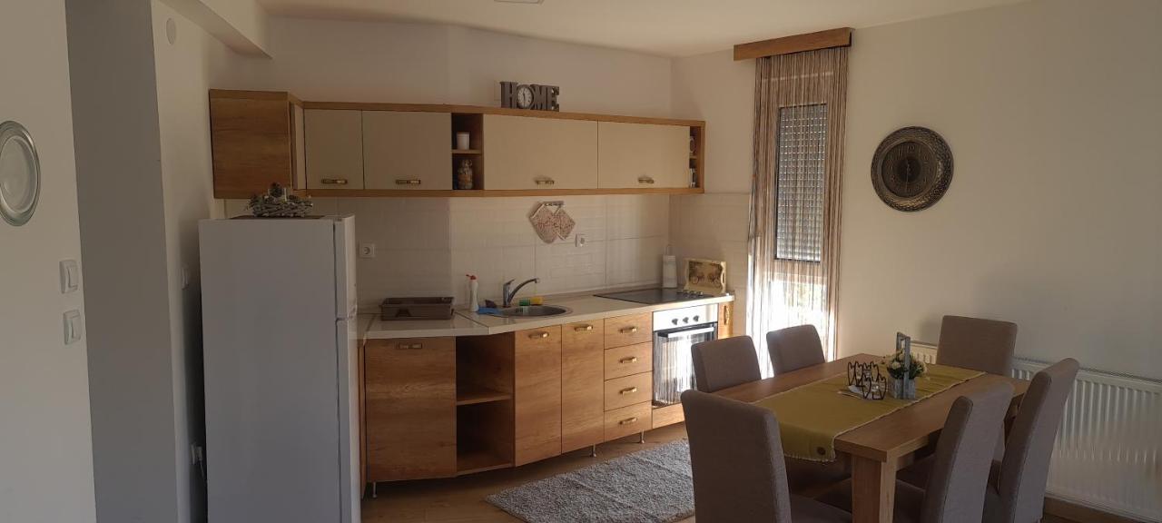 Apartman Mina Divcibare Luaran gambar