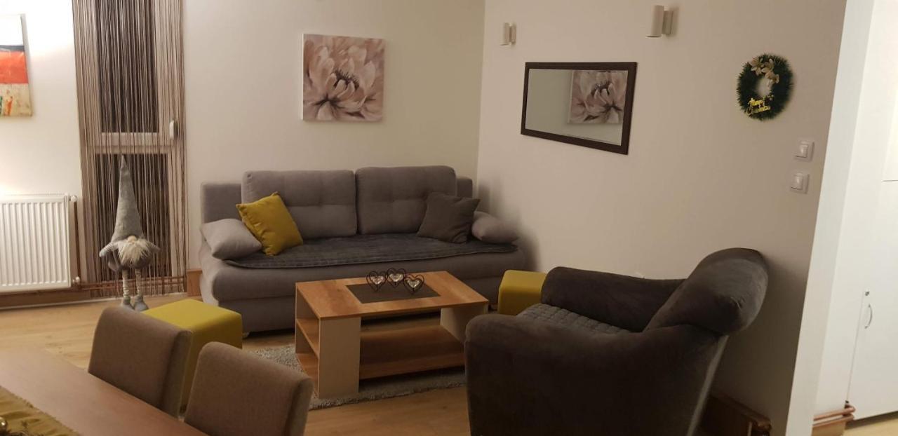 Apartman Mina Divcibare Luaran gambar